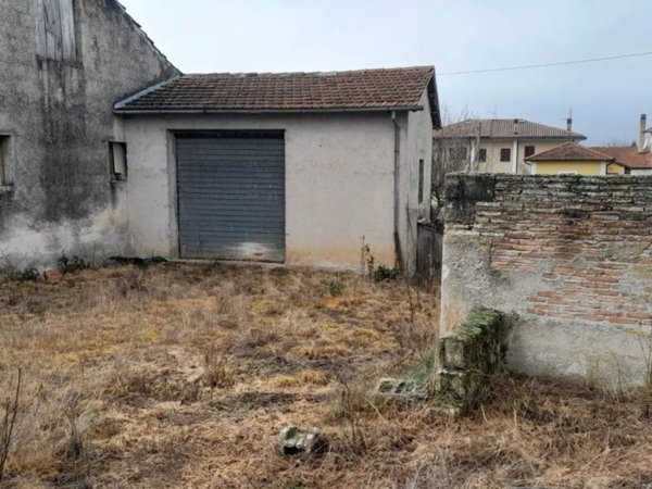 intera palazzina in vendita a Magliano de' Marsi