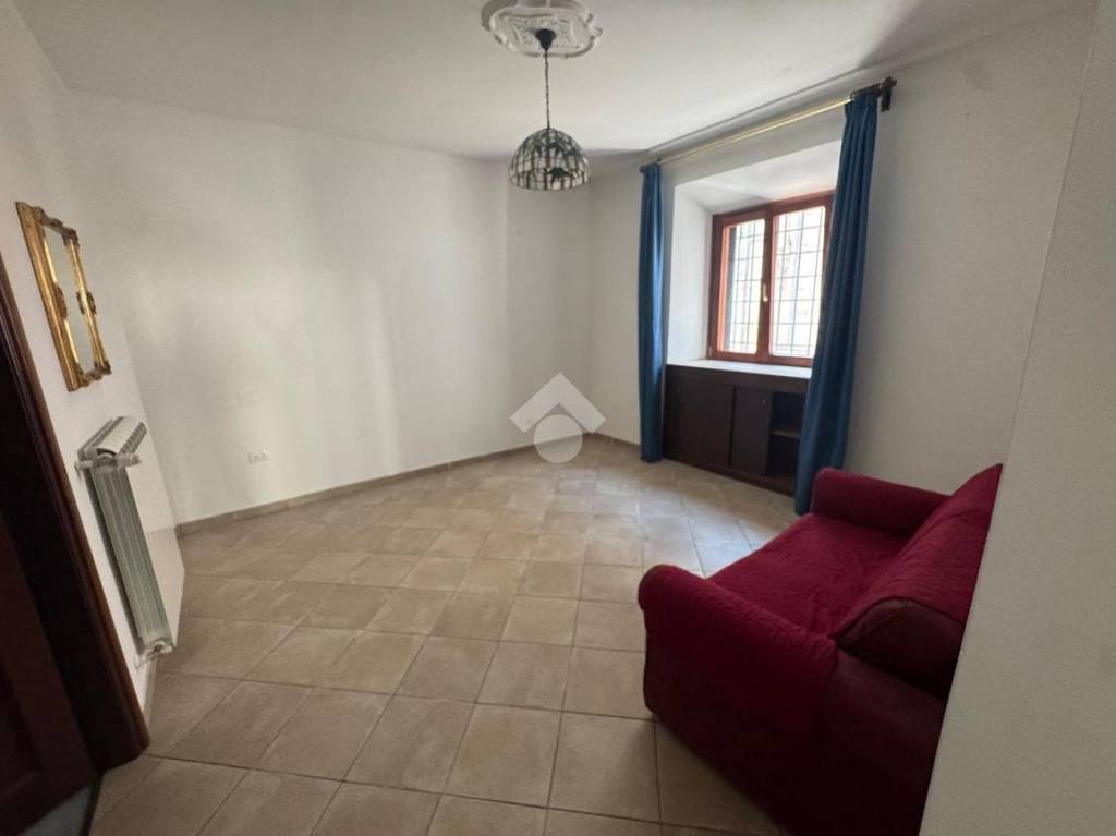 casa indipendente in vendita a Magliano de' Marsi