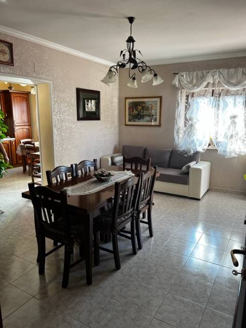 casa indipendente in vendita a Magliano de' Marsi