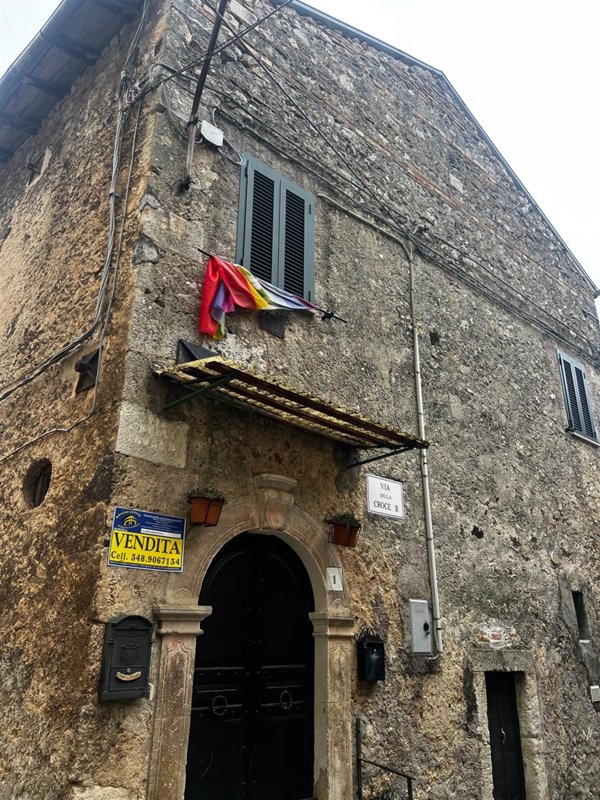 appartamento in vendita a Magliano de' Marsi in zona Rosciolo dei Marsi