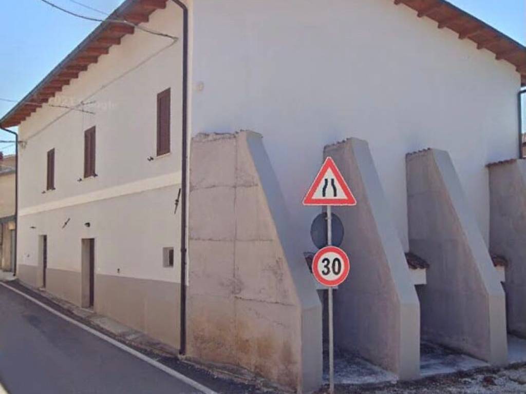 casa indipendente in vendita a Massa d'Albe in zona Forme