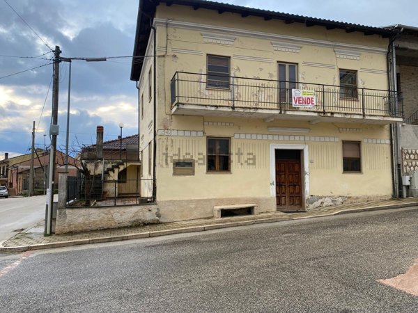 casa indipendente in vendita a Massa d'Albe