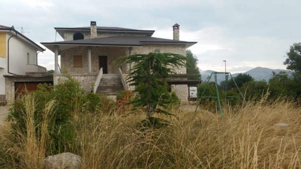 casa indipendente in vendita a Massa d'Albe in zona Forme