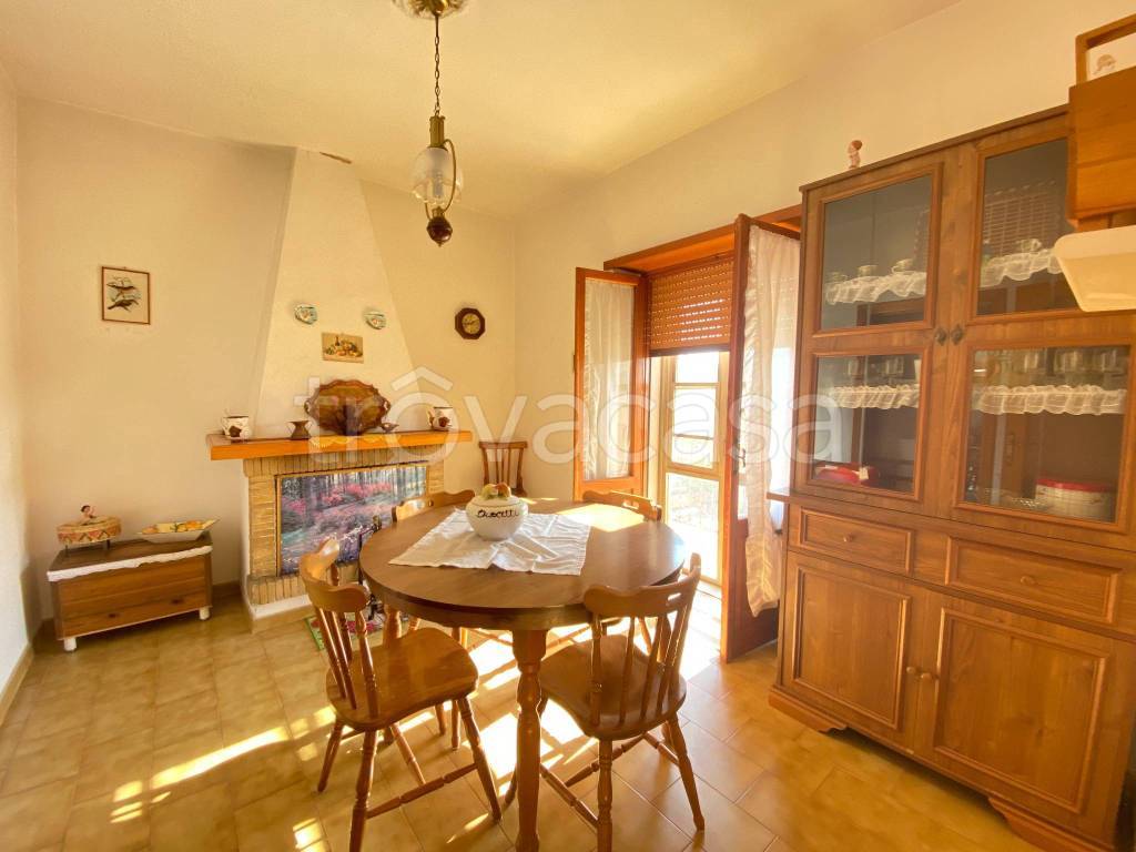 casa indipendente in vendita a Massa d'Albe in zona Forme