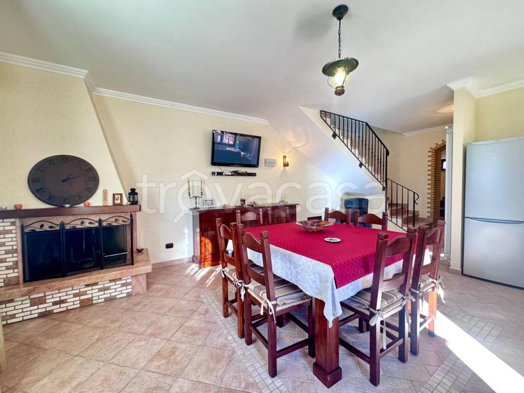casa indipendente in vendita a Massa d'Albe