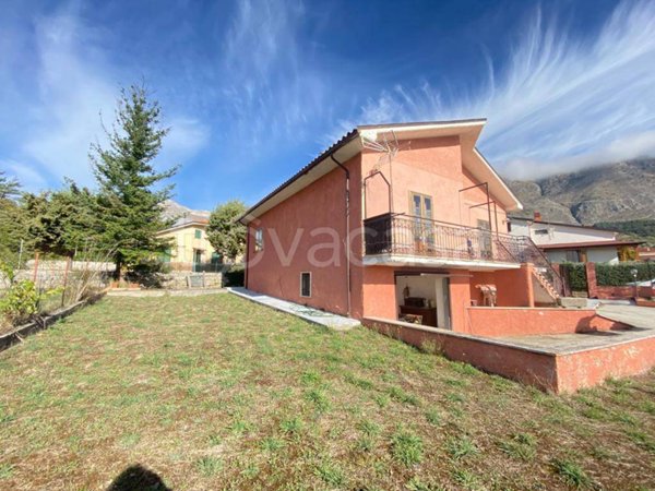 casa indipendente in vendita a Massa d'Albe in zona Forme