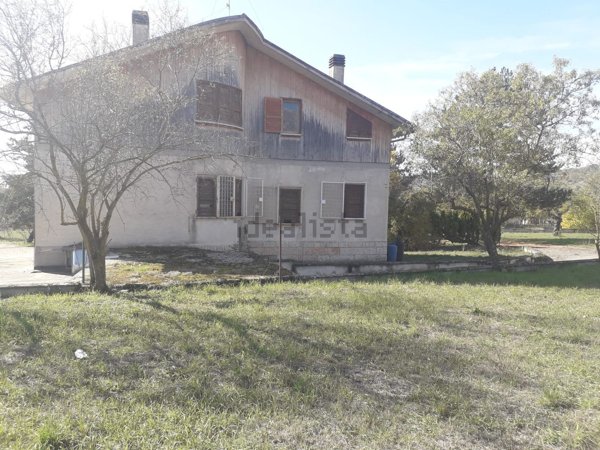 casa indipendente in vendita a Massa d'Albe