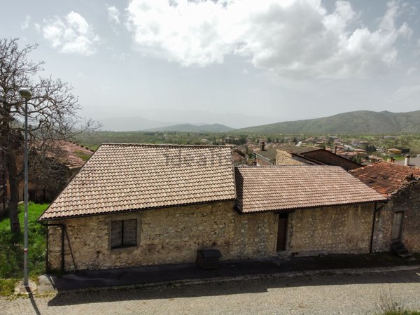 casale in vendita a Massa d'Albe in zona Forme