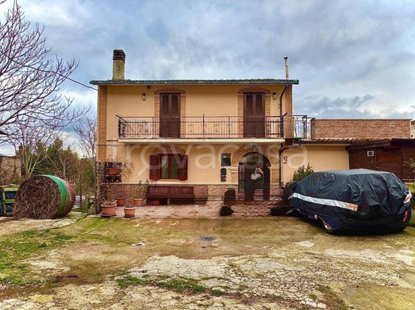 casa indipendente in vendita a Massa d'Albe