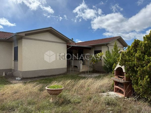 casa indipendente in vendita a Massa d'Albe