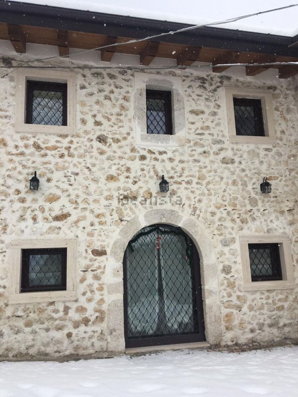 casa indipendente in vendita a Massa d'Albe