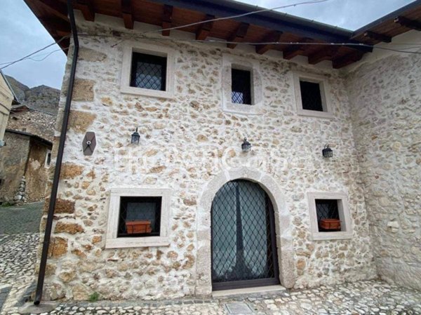 casa indipendente in vendita a Massa d'Albe in zona Forme