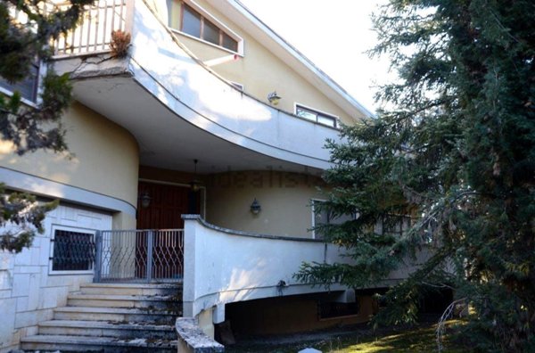 casa indipendente in vendita a Massa d'Albe in zona Forme