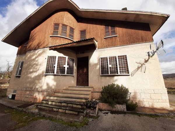 casa indipendente in vendita a Massa d'Albe