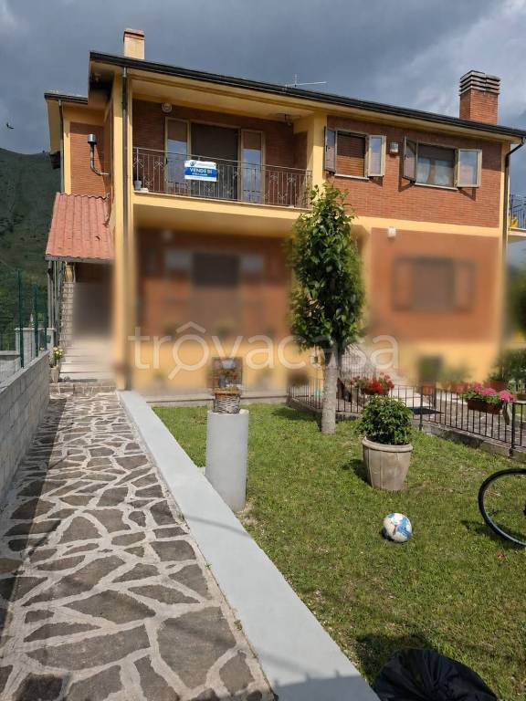 casa indipendente in vendita a Massa d'Albe