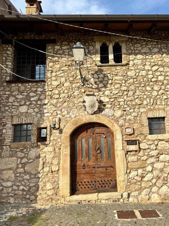 casa indipendente in vendita a Massa d'Albe in zona Forme