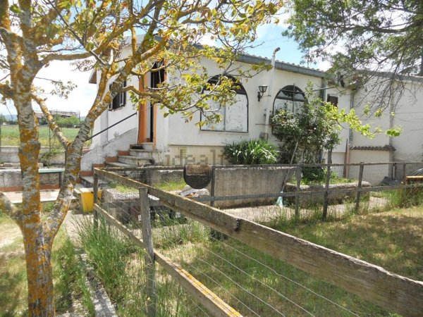 casa indipendente in vendita a Massa d'Albe in zona Forme