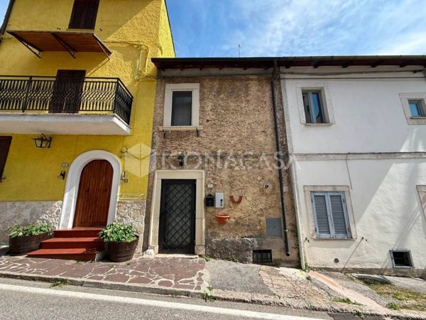 casa indipendente in vendita a Massa d'Albe in zona Forme