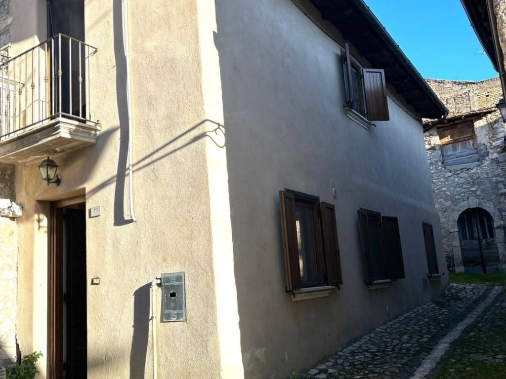 appartamento in vendita a Massa d'Albe in zona Forme