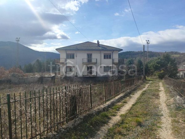 casa indipendente in vendita a Molina Aterno