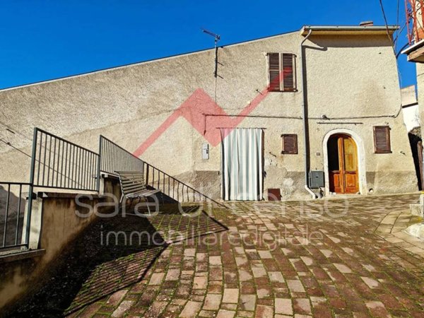 casa indipendente in vendita a Molina Aterno