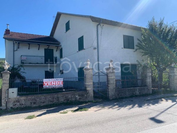 casa indipendente in vendita a Montereale in zona Colle Paganica