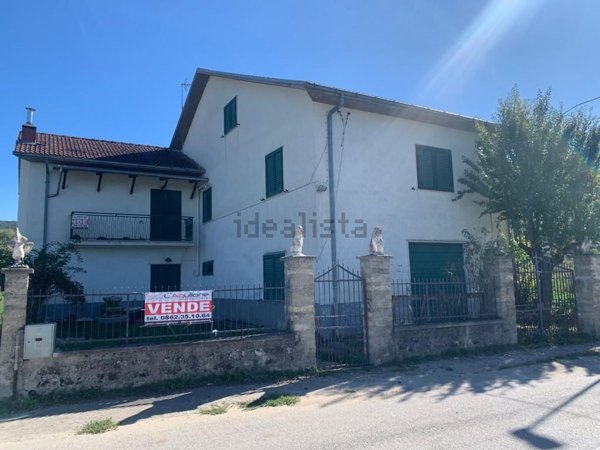 casa indipendente in vendita a Montereale in zona Colle Paganica
