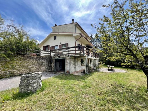 casa indipendente in vendita a Montereale