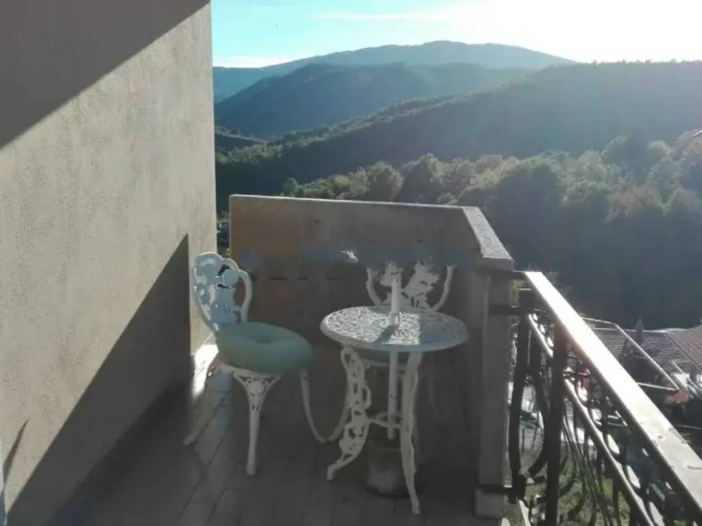 appartamento in vendita a Montereale in zona Castello