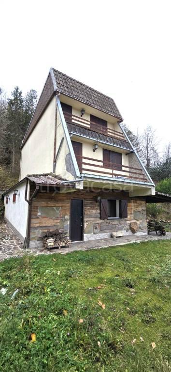 casa indipendente in vendita a Montereale in zona Marana