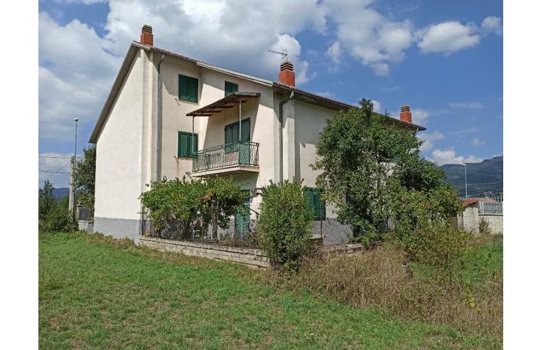 casa indipendente in vendita a Montereale in zona Colle Paganica
