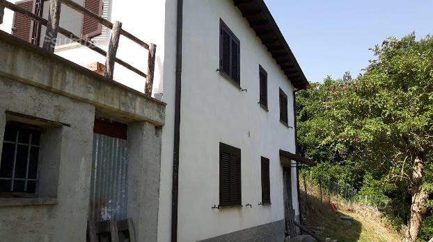 casa indipendente in vendita a Montereale in zona Colle Verrico