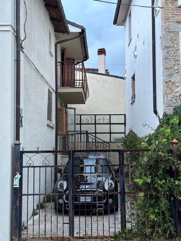 casa indipendente in vendita a Montereale