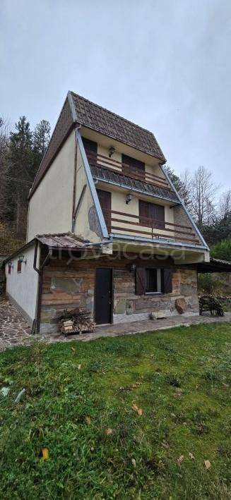 casa indipendente in vendita a Montereale in zona Marana