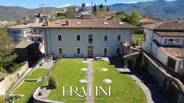 villa in vendita a Montereale in zona Castello