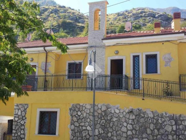appartamento in vendita a Morino in zona Rendinara