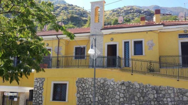 appartamento in vendita a Morino in zona Rendinara