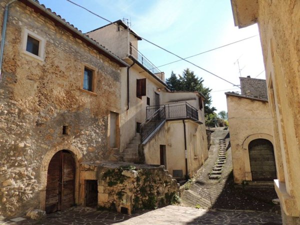 casa indipendente in vendita a Navelli