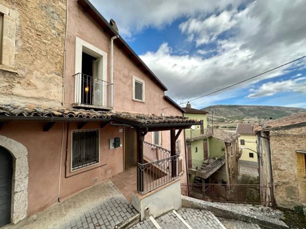 casa indipendente in vendita a Navelli