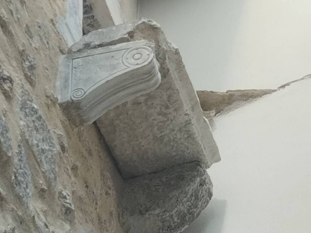 casa indipendente in vendita a Navelli in zona Civitaretenga