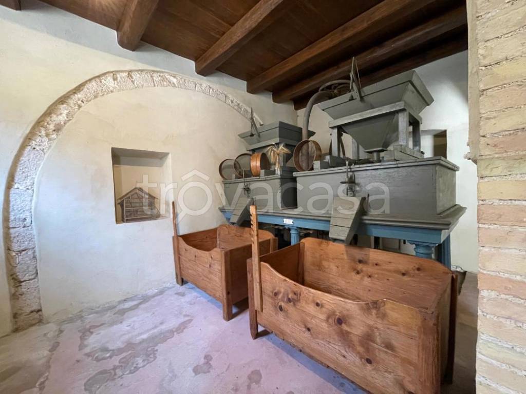casa indipendente in vendita a Navelli in zona Civitaretenga