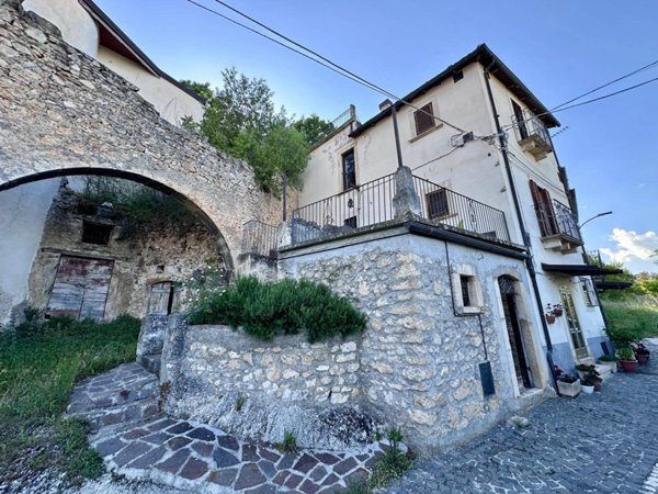 casa indipendente in vendita a Navelli