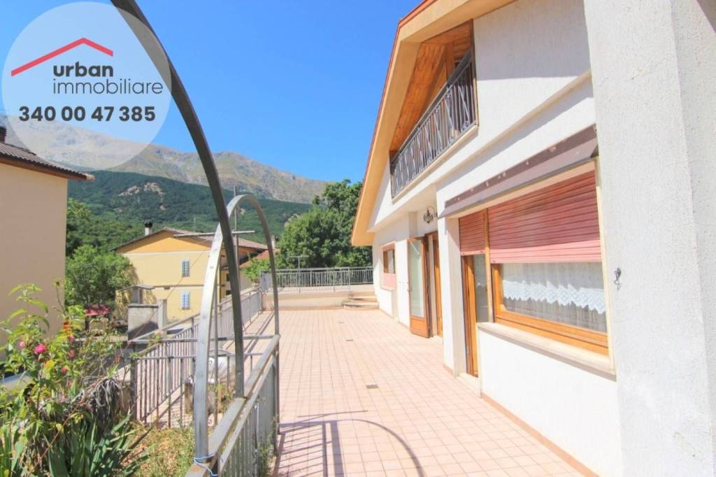 casa indipendente in vendita ad Ocre