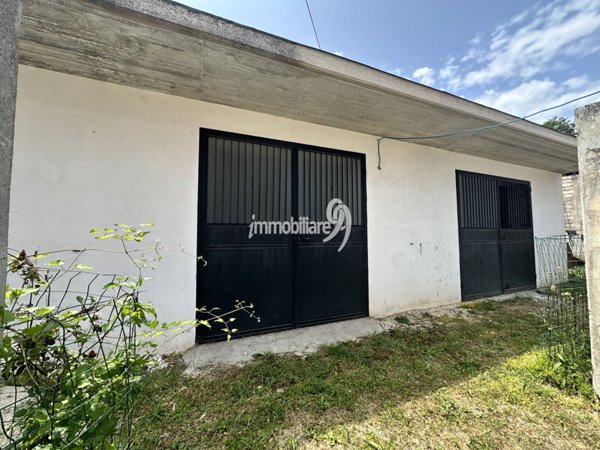 casa semindipendente in vendita ad Ocre in zona San Felice