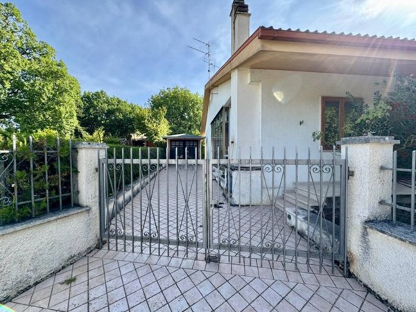 casa indipendente in vendita ad Ocre