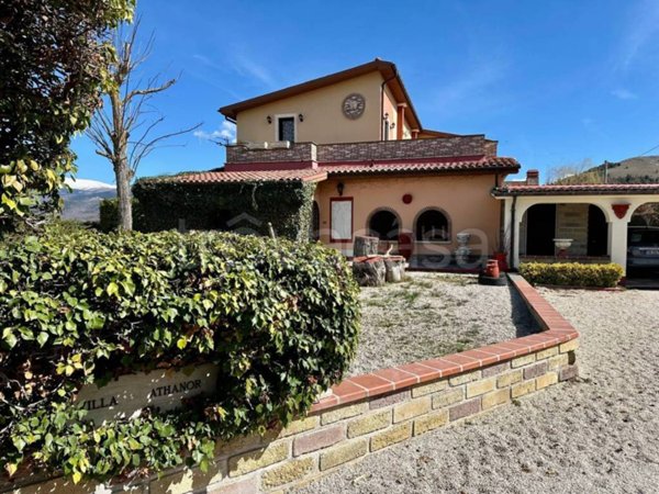 casa indipendente in vendita ad Ocre in zona Cavalletto