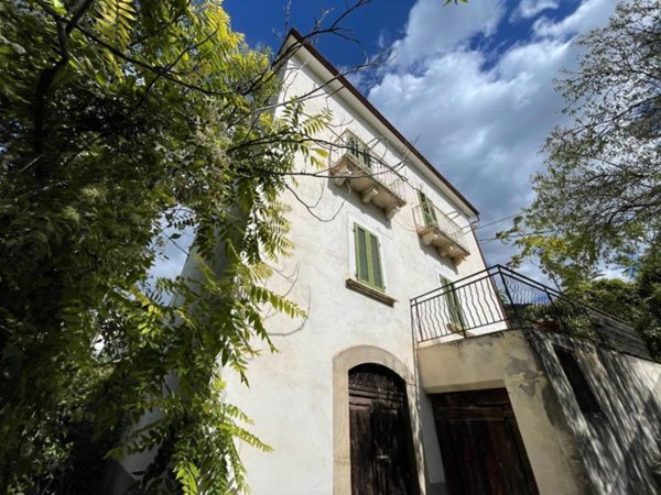 casa indipendente in vendita ad Ofena