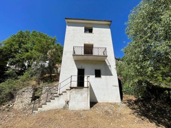 casa indipendente in vendita ad Ofena