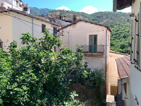 casa indipendente in vendita ad Ofena