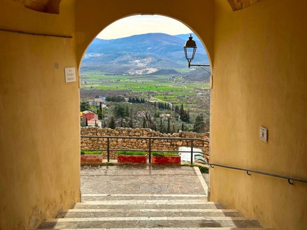 appartamento in vendita ad Ofena